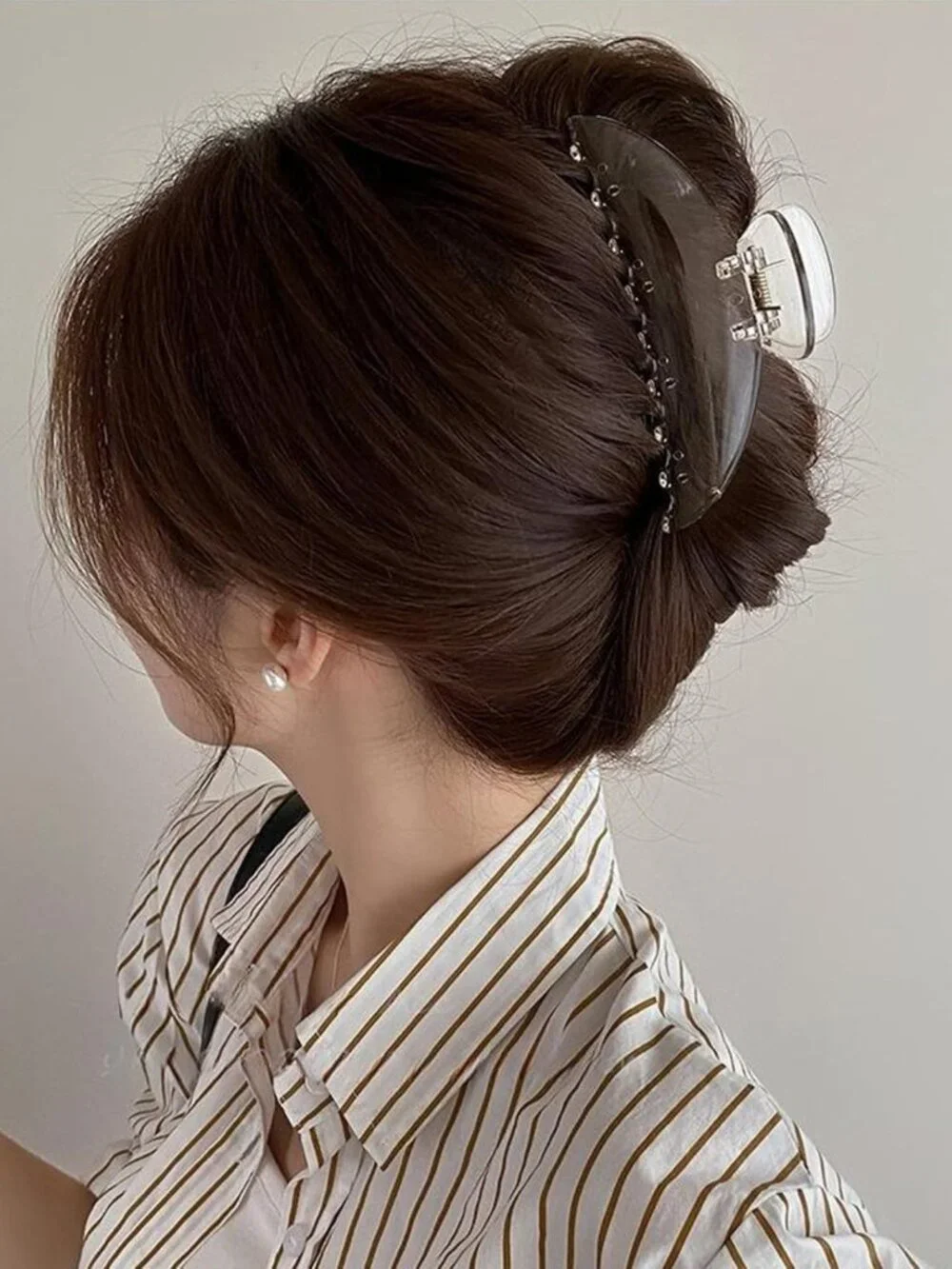 Large Nonslip Hair Claw Clip for Women - Strong Hold, Comfortable, Fashion
